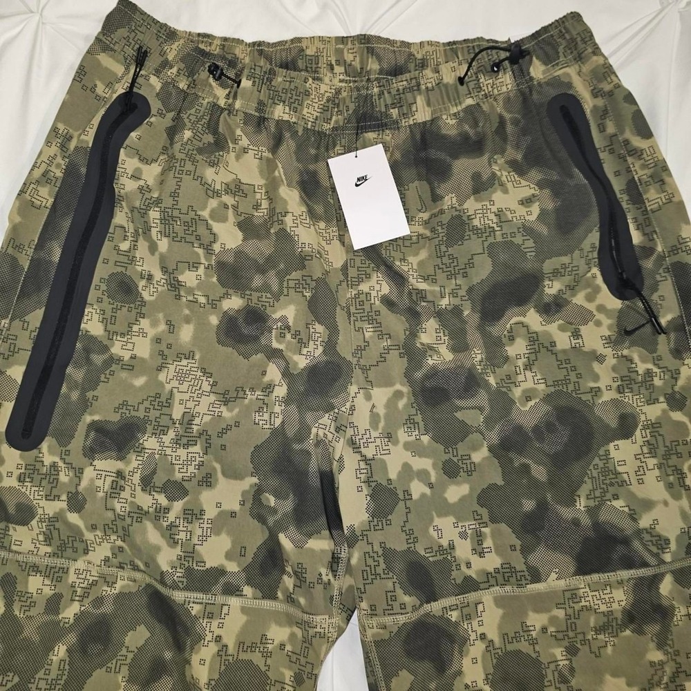 Nike Tech Men's Dri-FIT Woven Camo Loose-Fit Pants L - Picture 6 of 8